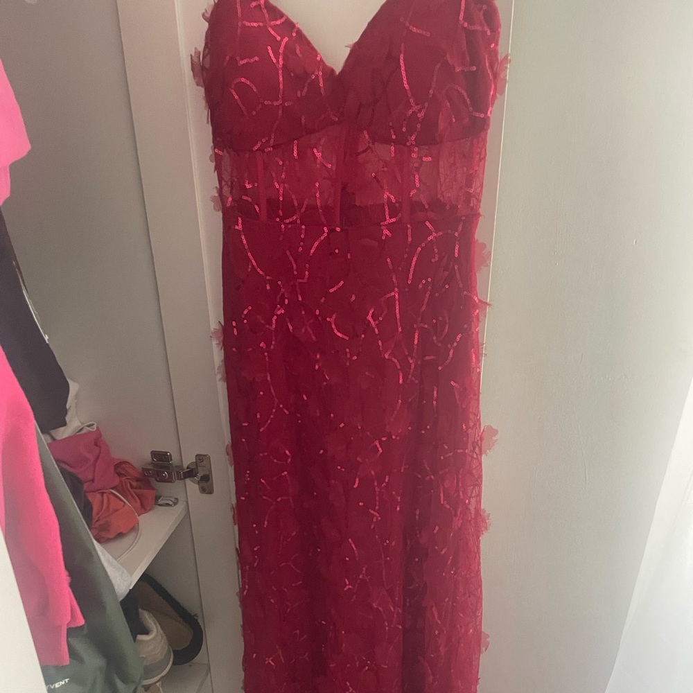 red prom dress